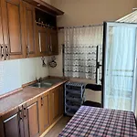 Center Apartment,new Bazaar 公寓 *