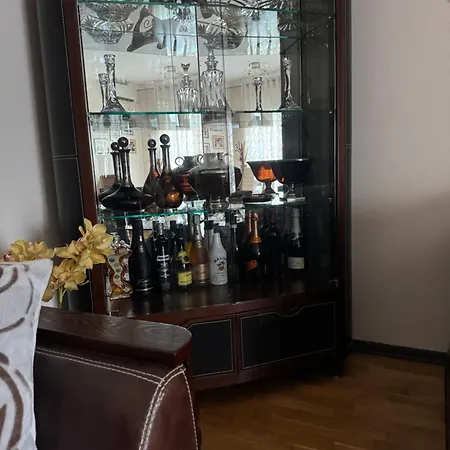 Center Apartment,new Bazaar Tiran