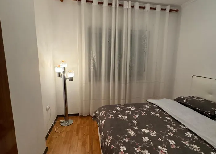 דירה Center Apartment,new Bazaar *